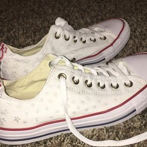 Low top white Converse